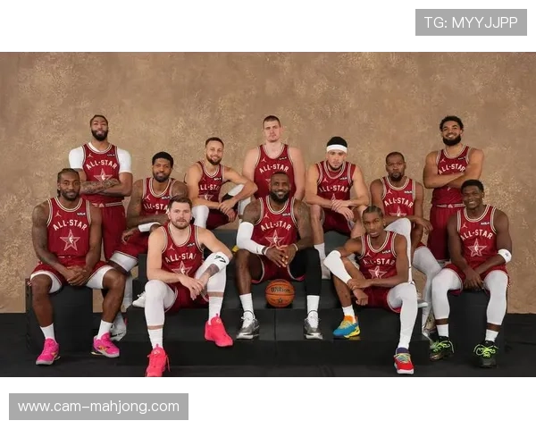 WNBA全明星赛期间劳资谈判成焦点,球员统一着装引关注 WNBA全明星赛期间劳资谈判成焦点,球员统一着装引关注