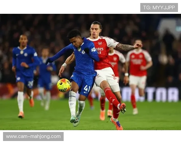 切尔西1-1十人阿森纳,凯塞多染红梅里诺头球救主 切尔西1-1十人阿森纳,凯塞多染红梅里诺头球救主