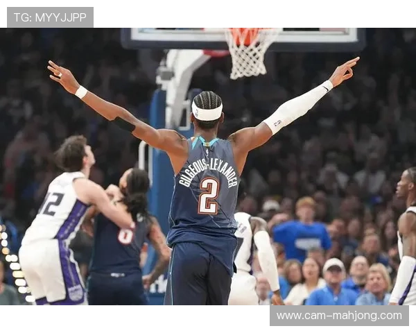 亚历山大造成犯规两罚都有，连续20+场次纪录延续